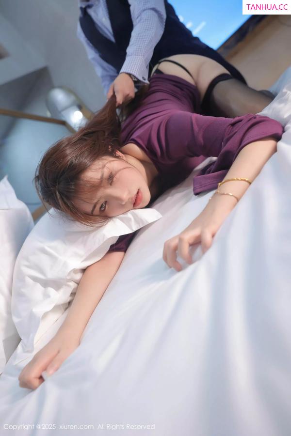  [XiuRen]高清写真图 2025.03.20 No.10044 张庭蓉 黑丝美臀第22张图片